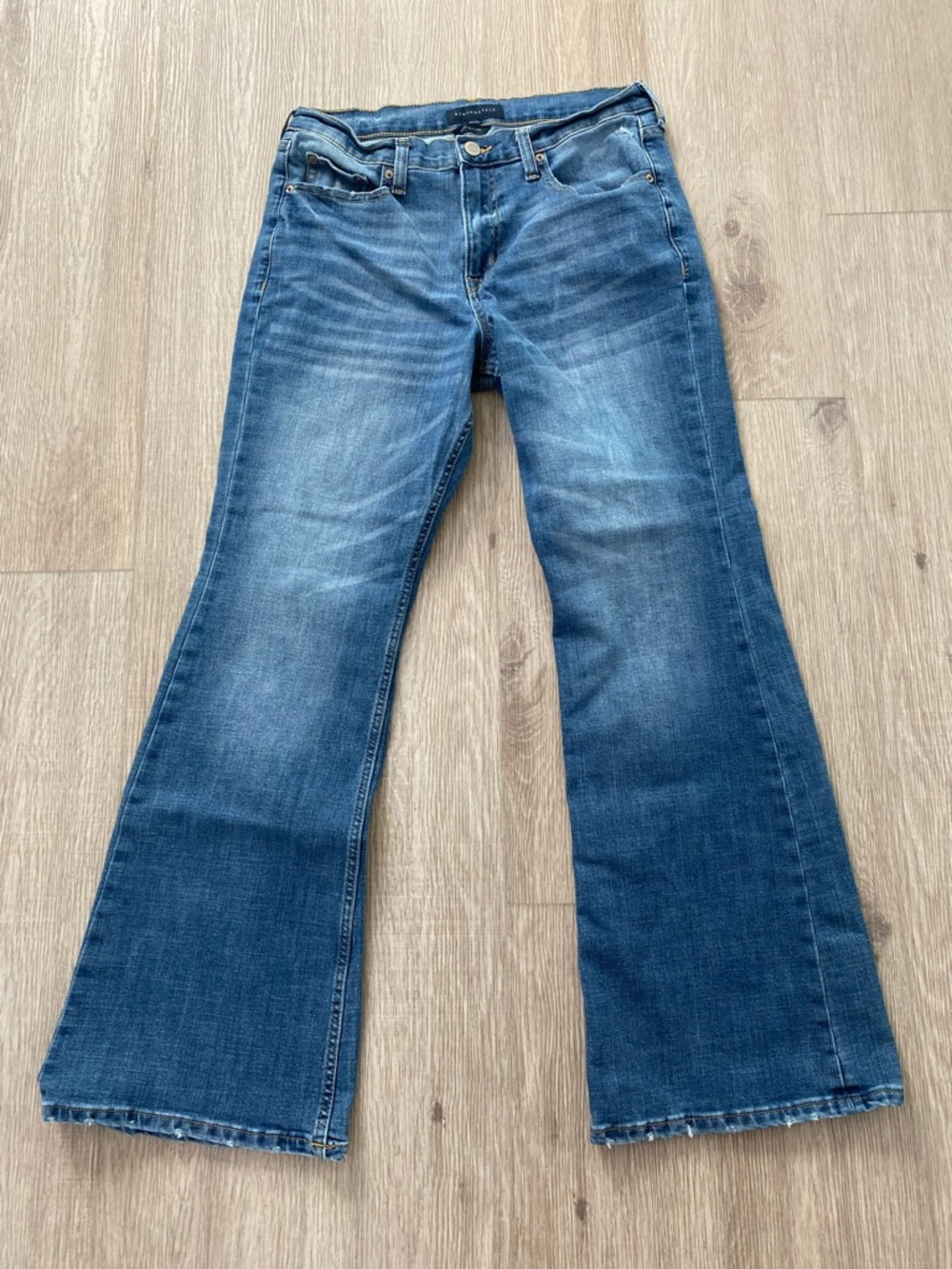 Aeropostale Women’s High Rise Flare Jeans Size 12.